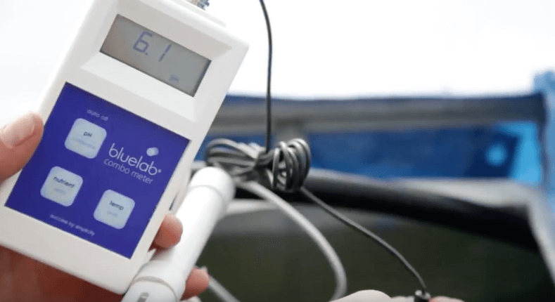 Test pH and EC in Hydroponics measure & adjust hydroponic nutrients